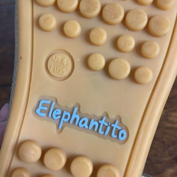 Elephantito Metallic Gold Pebbled Leather Girls Bow Moccasin, size 4 - Picture 6 of 8